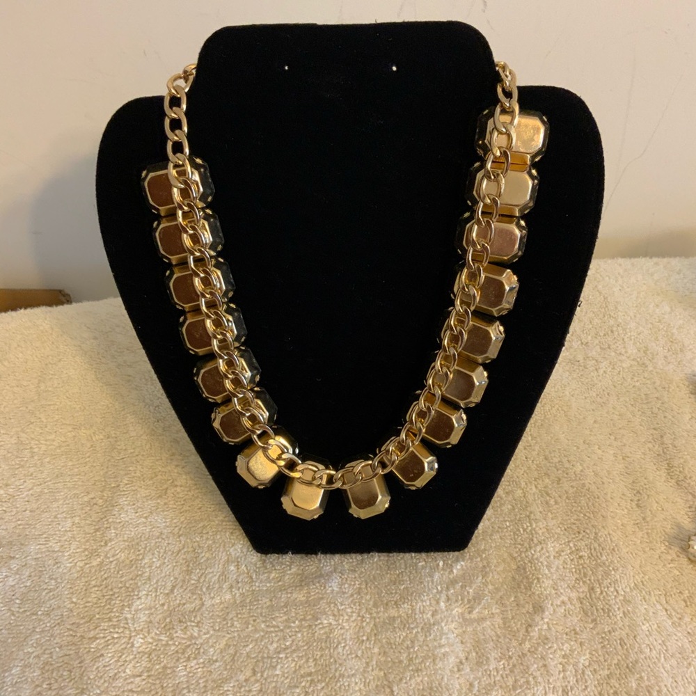 Black Large Stone Necklace - Picture 2 of 3